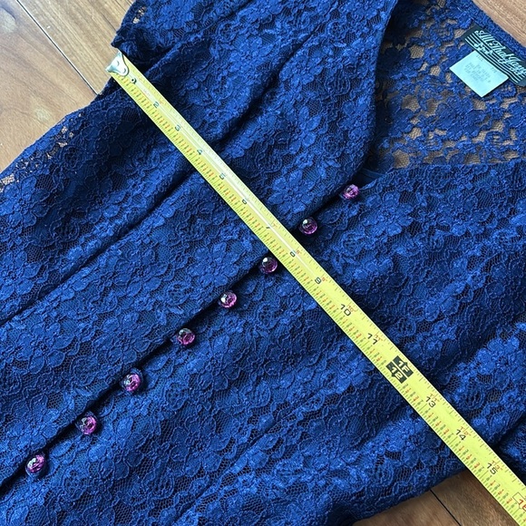 Vintage lace dress - Picture 5 of 12